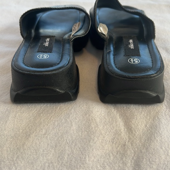 ⭐️ Xhileration black faux leather chunky treaded bottom slide on women size 5.5 - Picture 8 of 14